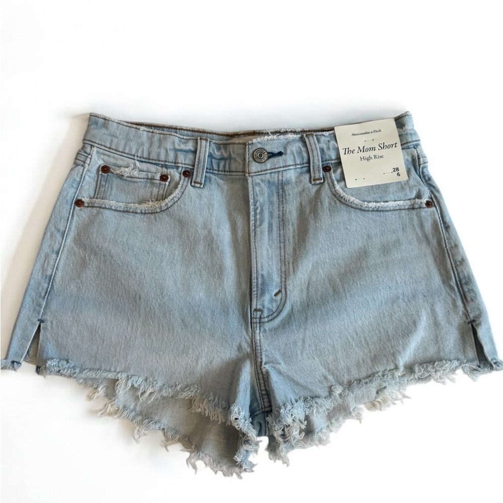 Abercrombie & Fitch High Rise Mom
Shorts